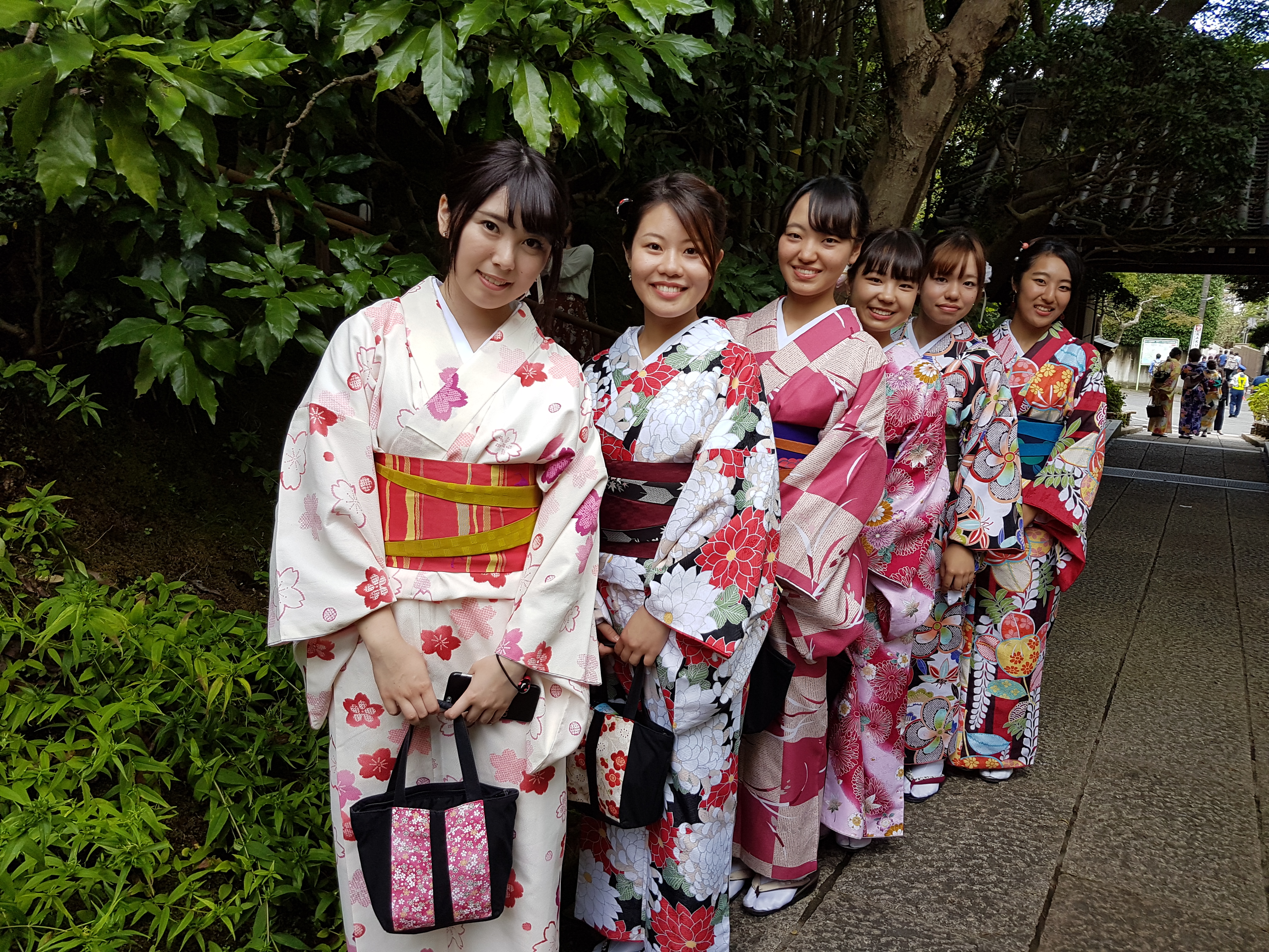 photo of girls in kimono in Kamakura by Norio Ota